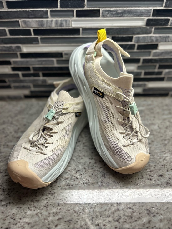 Hoka Shoes - Hoka Hopara 2  Beige Trail/Hiking Sandal with Mint and Yellow Accents size 8.5